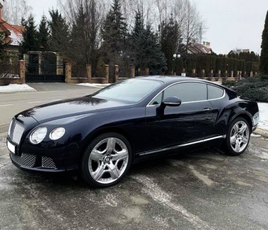 270 Bentley Continental Gt синий год аренда с водителем - Киев 0