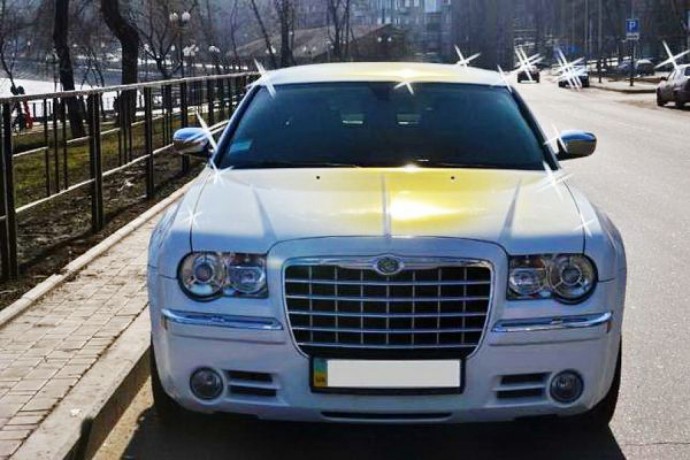 103 Chrysler 300C заказать на прокат - Киев 1