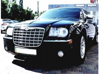 136 Chrysler 300c черный аренда с водителем - Киев