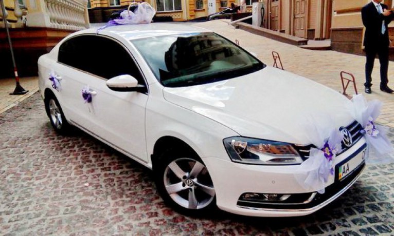 143 Volkswagen Passat B7 белый аренда с водителем - Киев 0