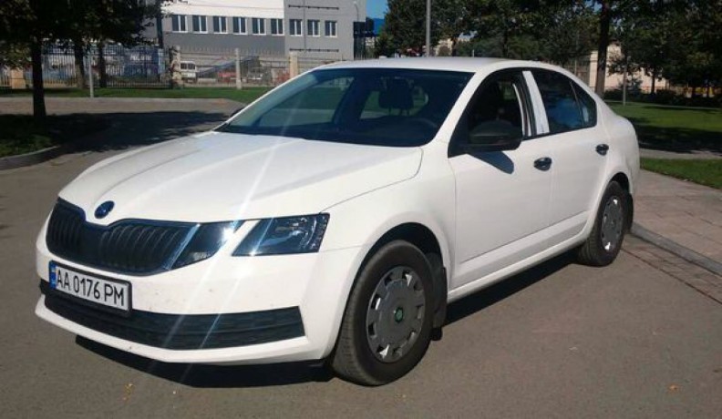 178 Skoda Octavia A7 новая аренда с водителем - Київ 0