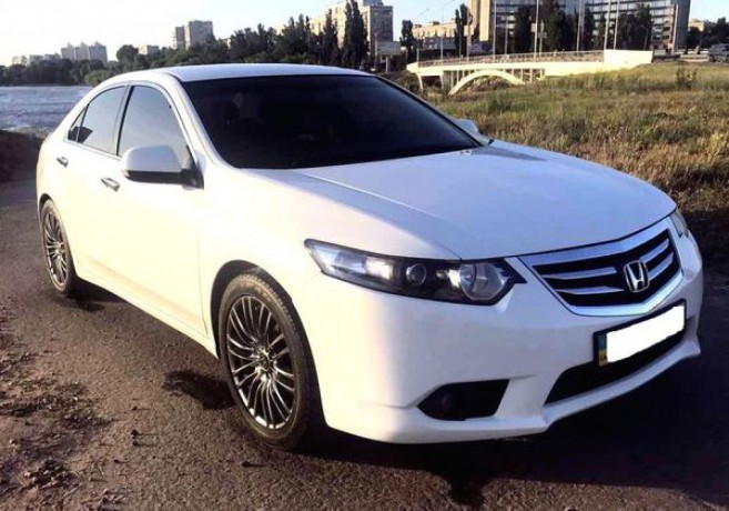 146 Honda Accord белая аренда с водителем - Киев 0