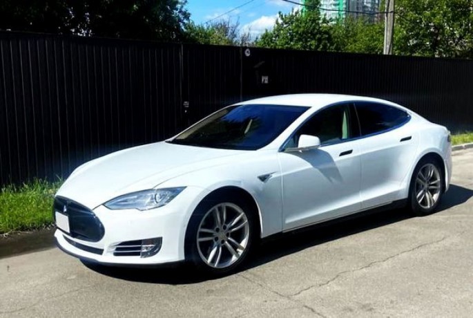 365 Tesla Model S 75D белая - Киев 1