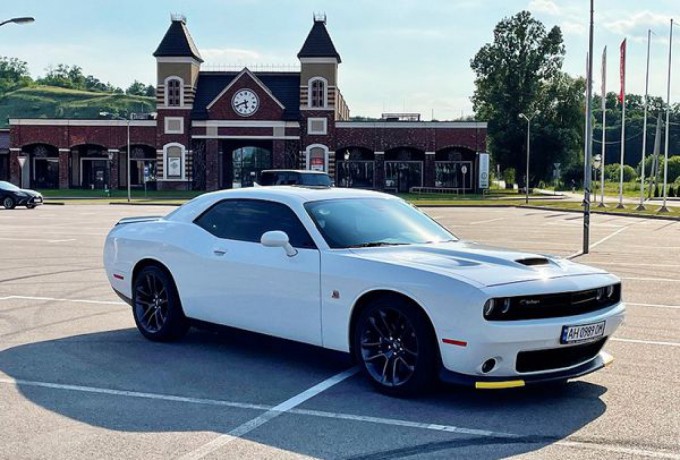 202 Dodge Challenger 6.4 белый аренда - Київ 1