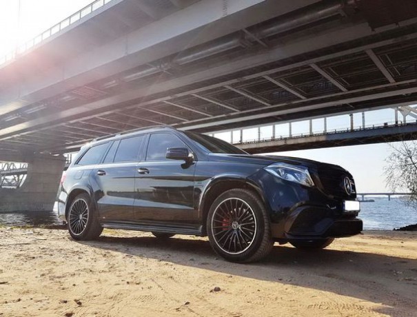 208 Внедорожник Mercedes GLS 63 AMG черный 2018 - Киев 4