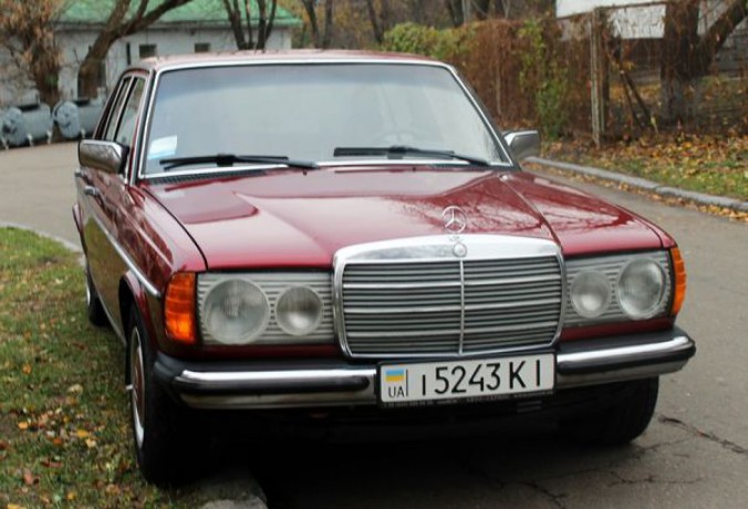 216 ретро автомобиль Mercedes W123 аренда с водителем - Київ 0