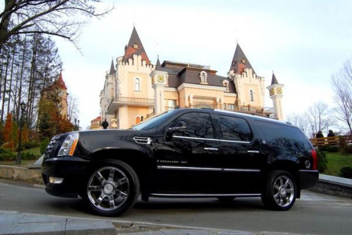 246 внедорожник Cadillac Escalade черный аренда с водителем - Киев 1