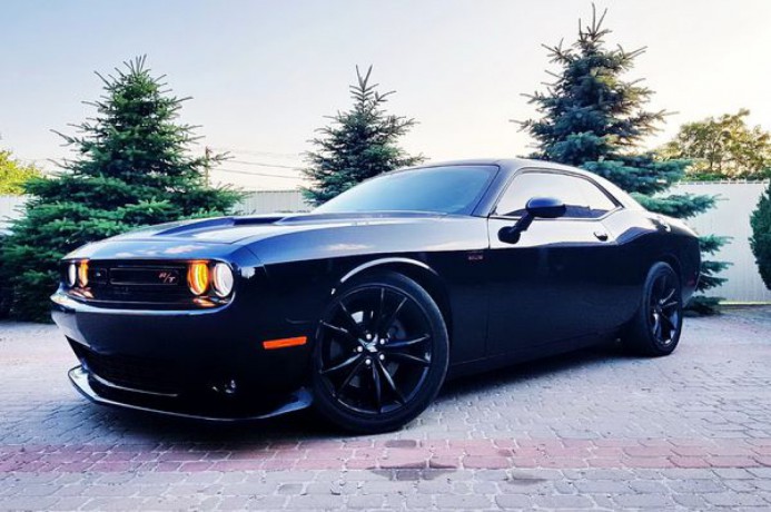 Тест драйв спорткара Dodge Challenger RT 2018 года 6.4 л - Киев 0
