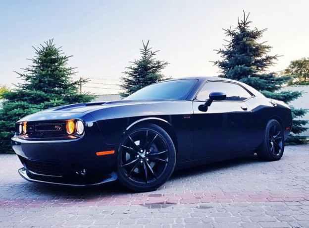 Тест драйв спорткара Dodge Challenger RT 2018 года 6.4 л - Киев 1