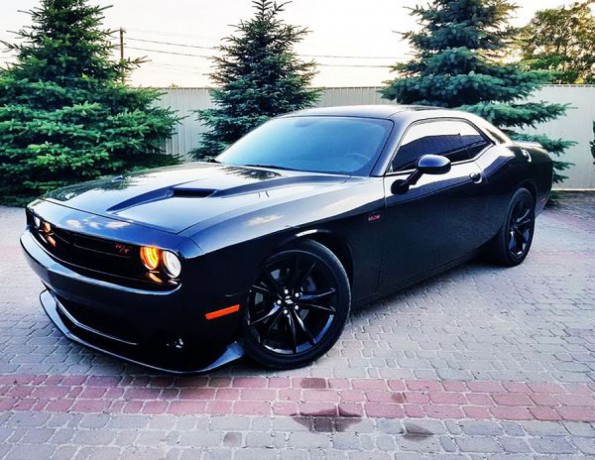 Тест драйв спорткара Dodge Challenger RT 2018 года 6.4 л - Киев 3