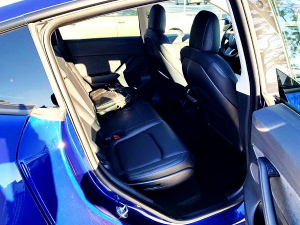 365 Кроссовер Tesla Model Y синяя аренда - Киев 2