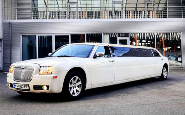 013 Лимузин Crysler 300C Limousine Tiffani в аренду - Київ 1