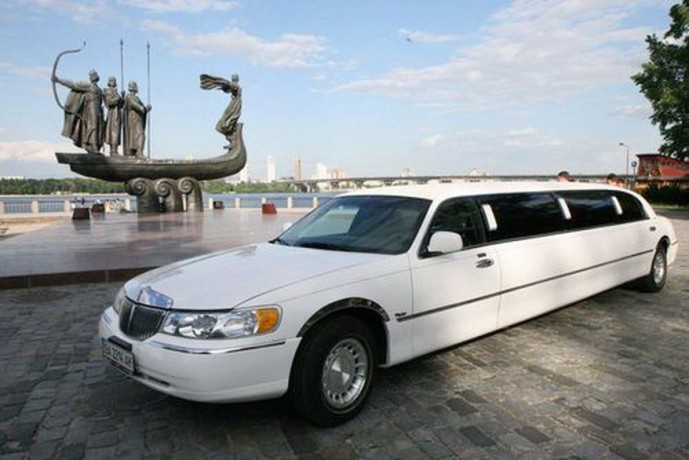 041 Лимузин Lincoln Town Car 120 Classic - Киев 0