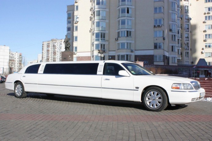 044 Лимузин Lincoln Town Car 120 NEW - Киев 0