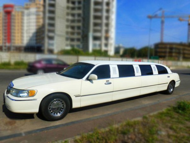 046 Лимузин Lincoln Town Car 120 ванильный - Киев 0