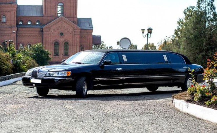 049 Лимузин Lincoln Town Car 120 черный - Киев 1