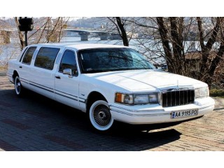 052 Лимузин Lincoln Town Car на прокат - Київ