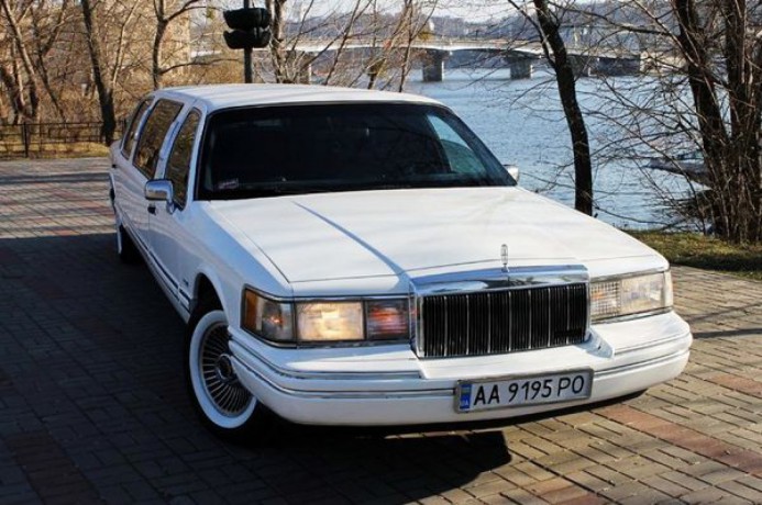 052 Лимузин Lincoln Town Car на прокат - Киев 1